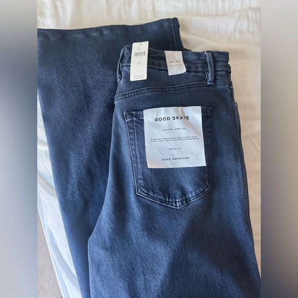 NWT!!! SOLD OUT Good American Good Skate Jeans - Picture 2 of 13